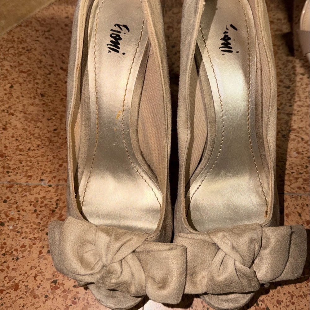 Beige Bow Accent Heels